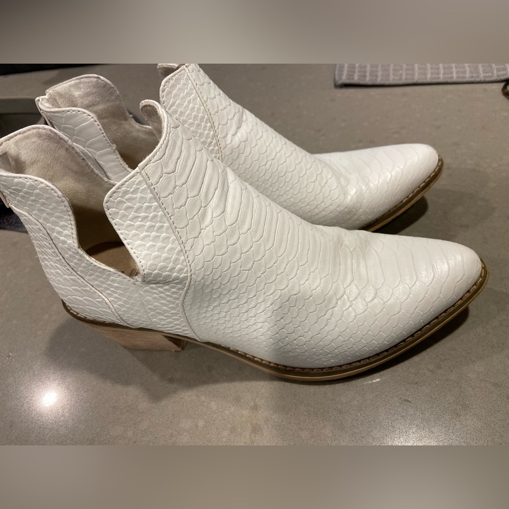 Ankle boots